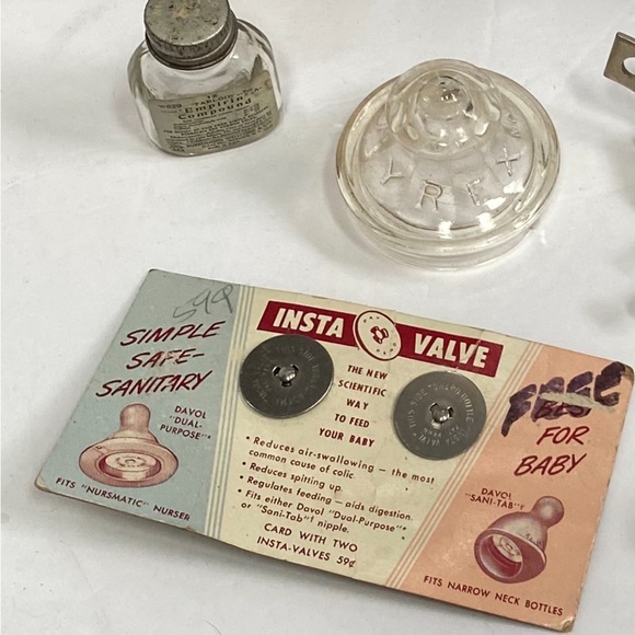 Vintage Junk Drawer Lot Kitchen Items Sprinx Cord Salt Pyrex lid crazy-daisy + - Picture 14 of 16